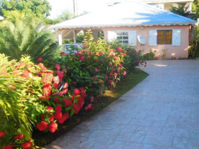 Maison charmante à Sainte-Anne avec jardin clôturé